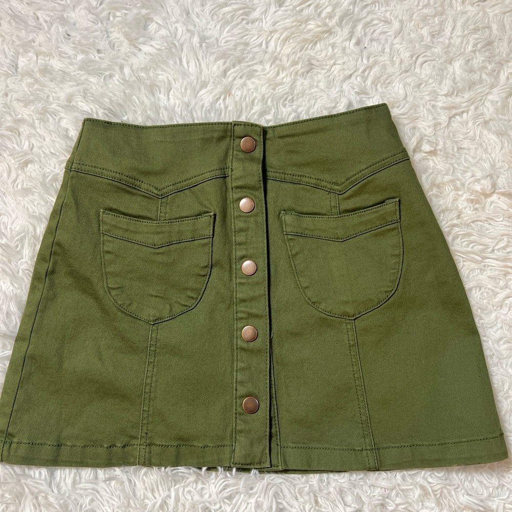 Forever 21 Green A-Line Mini Skirt Casual